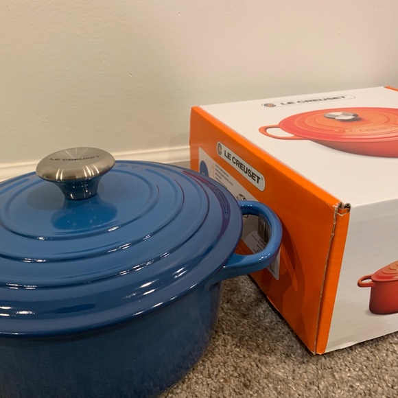 Le Creuset 4.5qt marseille Dutch oven - Picture 1 of 2